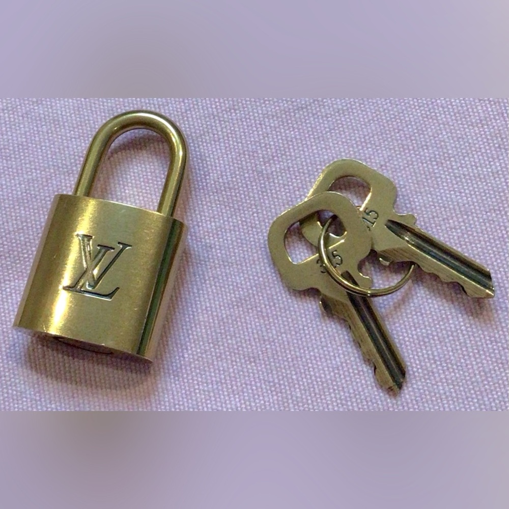 Louis Vuitton Vintage Lock and Key #315